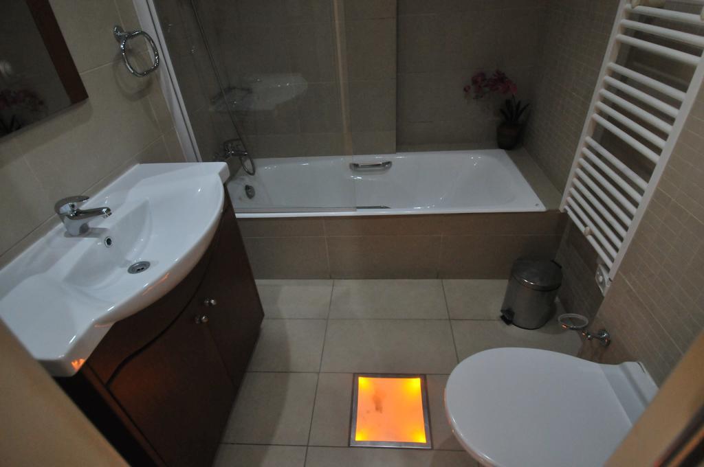 Ithaki Phinikoudes Apartment No. 105 Larnaca Room photo